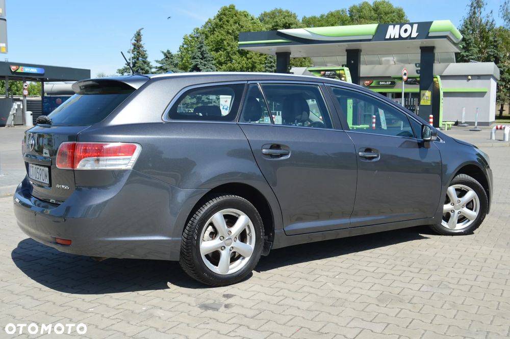 Toyota Avensis 2.0 D-4D Sol - 25