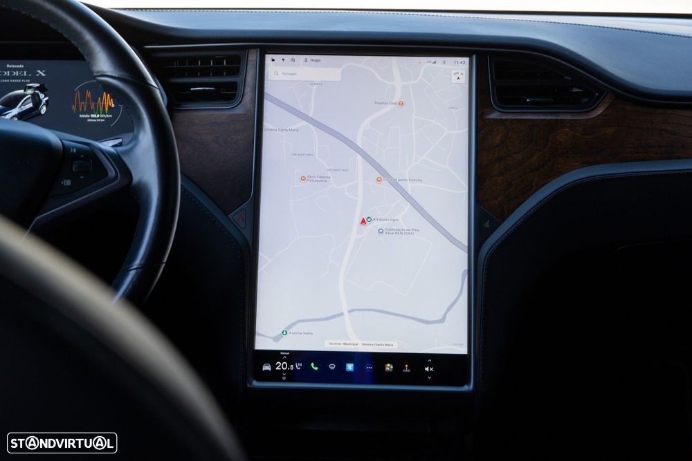 Tesla Model X - 12
