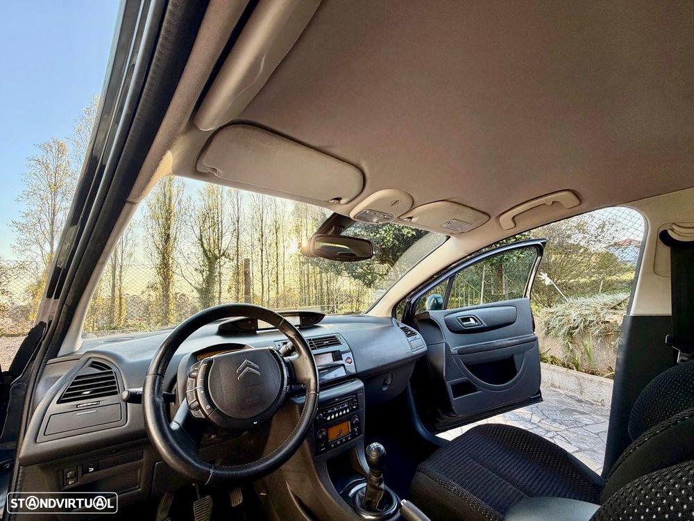 Citroën C4 1.4 16V SX RFM - 11