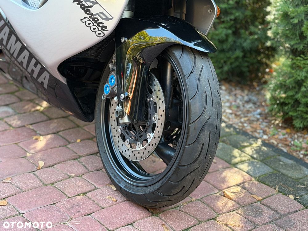 Yamaha YZF - 22