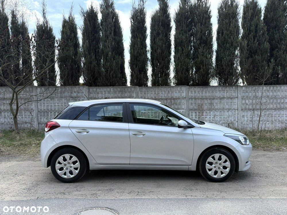 Hyundai i20 1.1 CRDi - 8