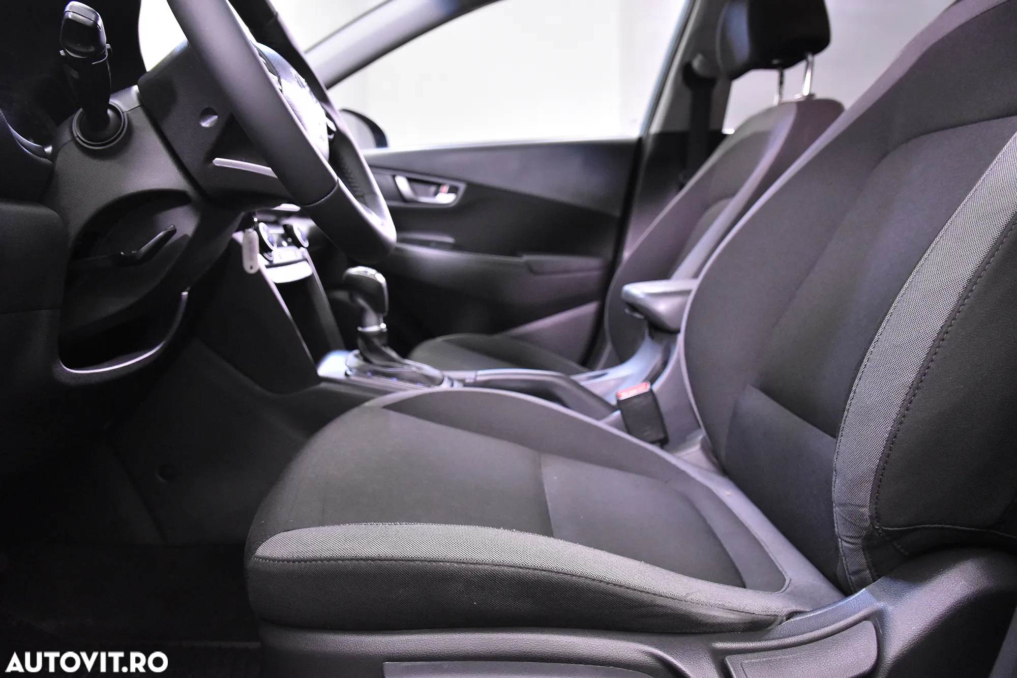 Hyundai KONA - 21