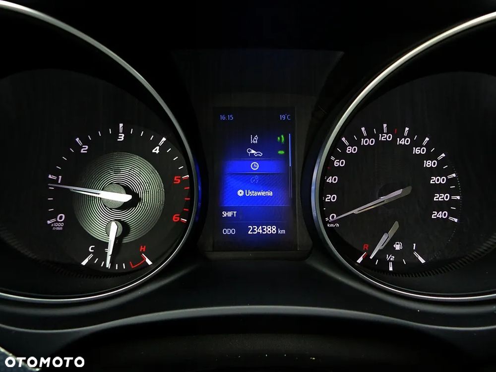 Toyota Avensis 2.0 D-4D Premium - 29