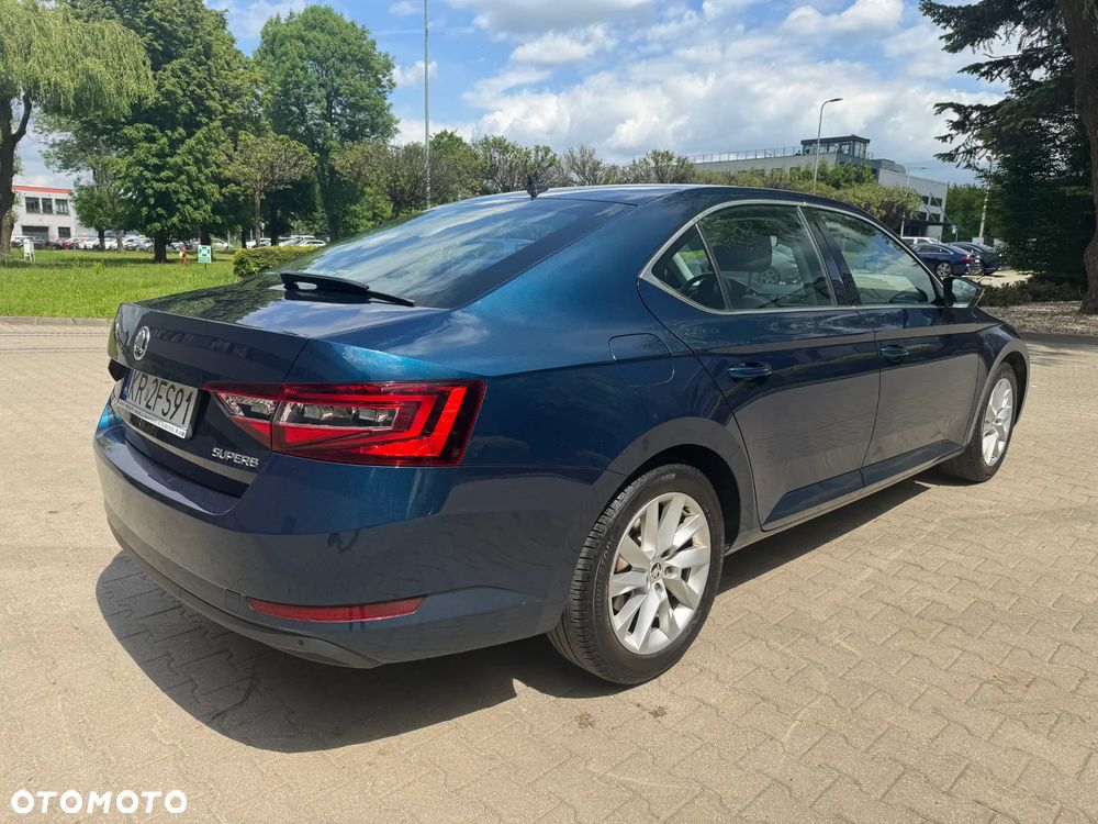 Skoda Superb 2.0 TDI Ambition DSG - 3