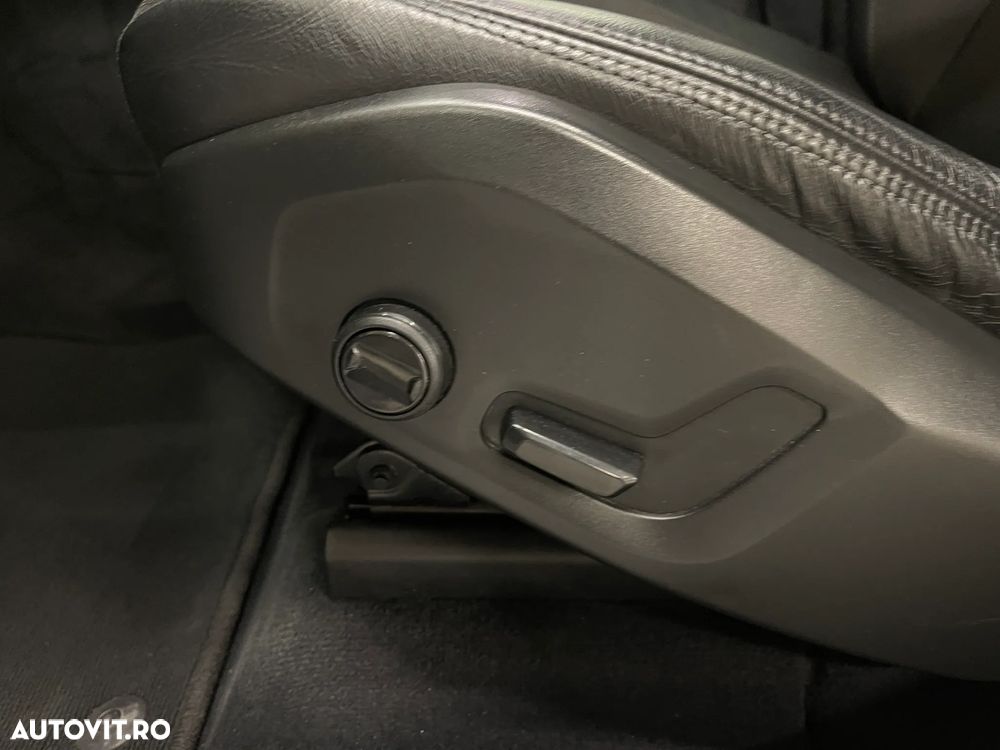 Volvo XC 60 T6 AWD Recharge Geartronic Inscription - 22