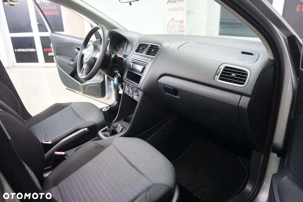 Volkswagen Polo 1.4 16V Comfortline - 21