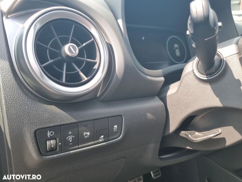 Hyundai KONA - 17