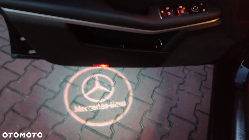 Mercedes-Benz Klasa E 200 NGT BlueEffICIENCY Elegance - 22