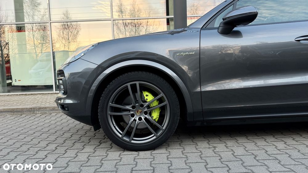Porsche Cayenne Platinum Edition - 30