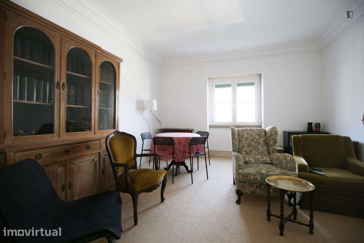Quarto - localizado em Roma-Areeiro Lisbon - Grande imagem: 3/54