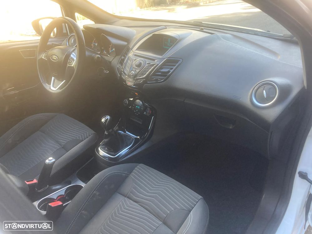 Ford Fiesta 1.5 TDCi Trend - 28