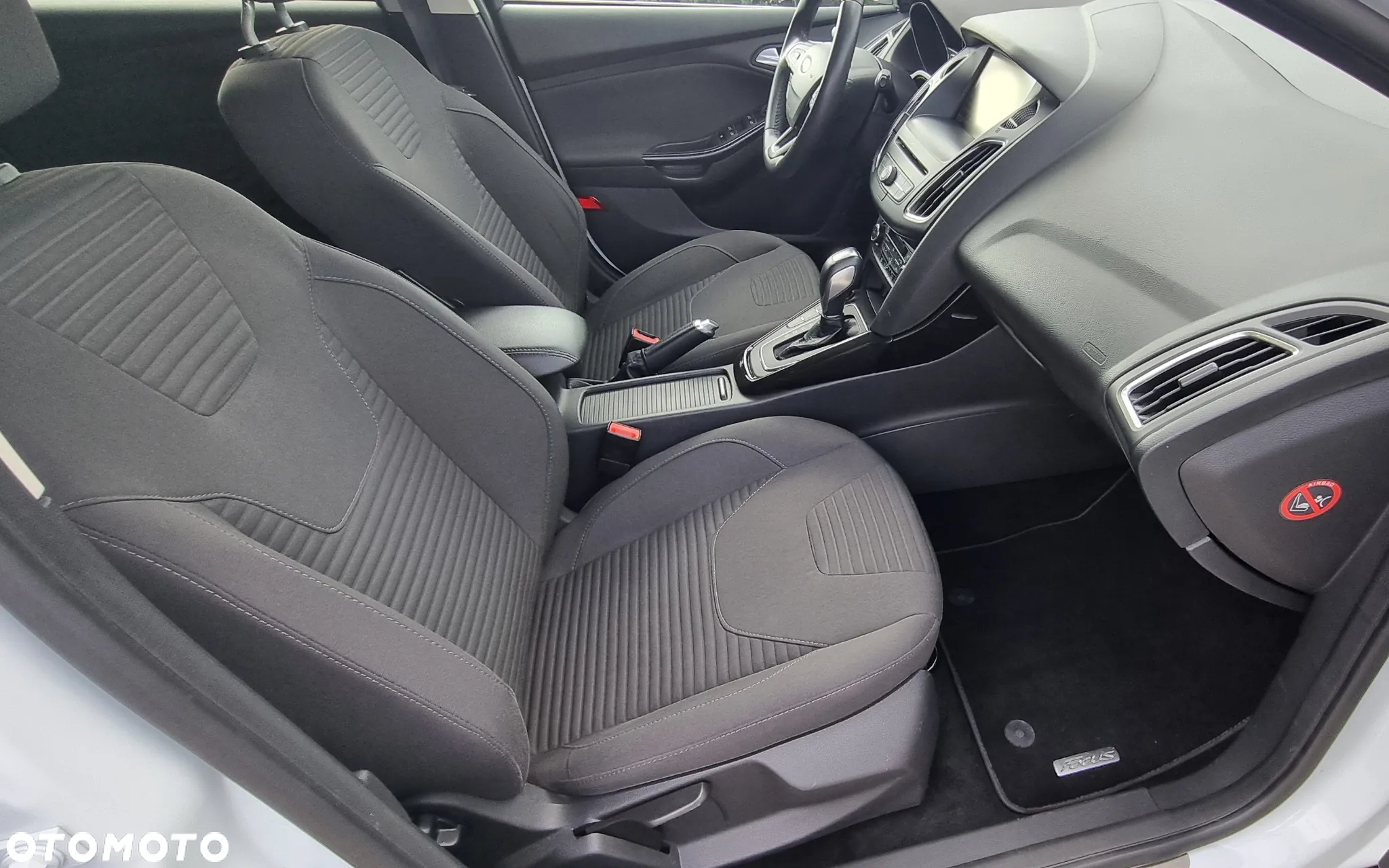 Ford Focus 1.5 EcoBlue Start-Stopp-System TITANIUM - 23
