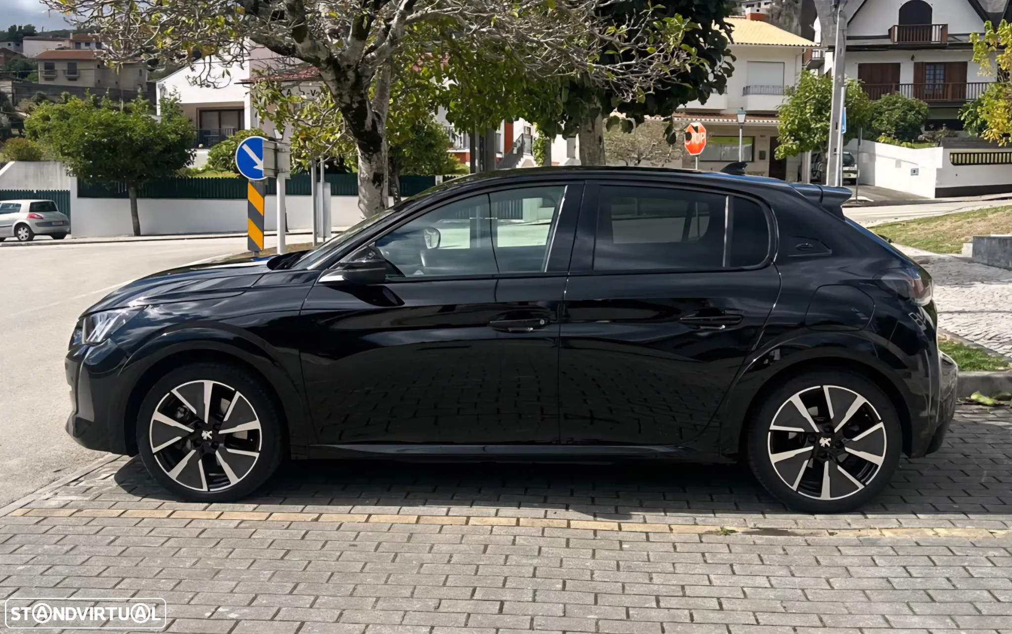 Peugeot 208 - 3