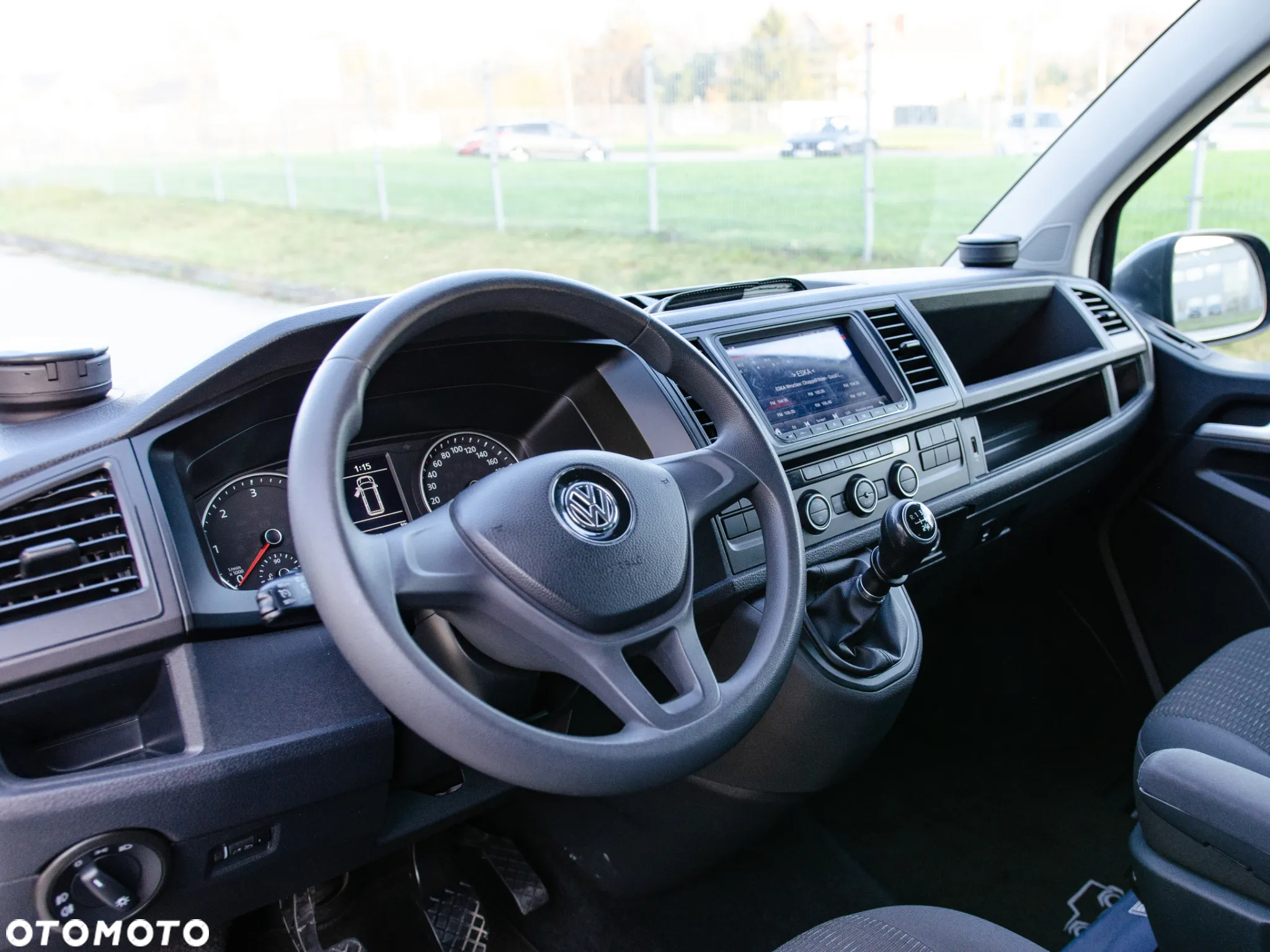 Volkswagen Caravelle - 13