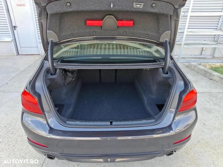 BMW Seria 5 520d Aut. Luxury Line - 17