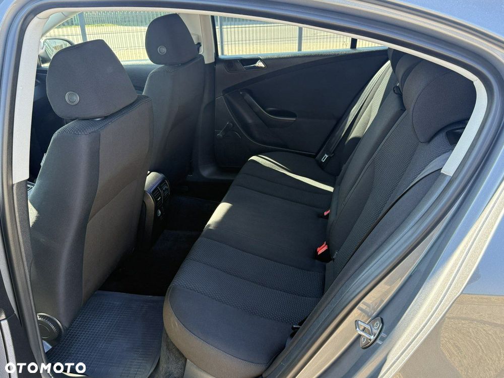 Volkswagen Passat - 7