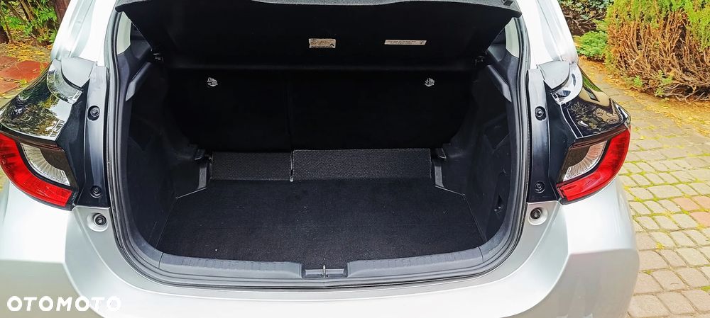 Toyota Yaris - 10
