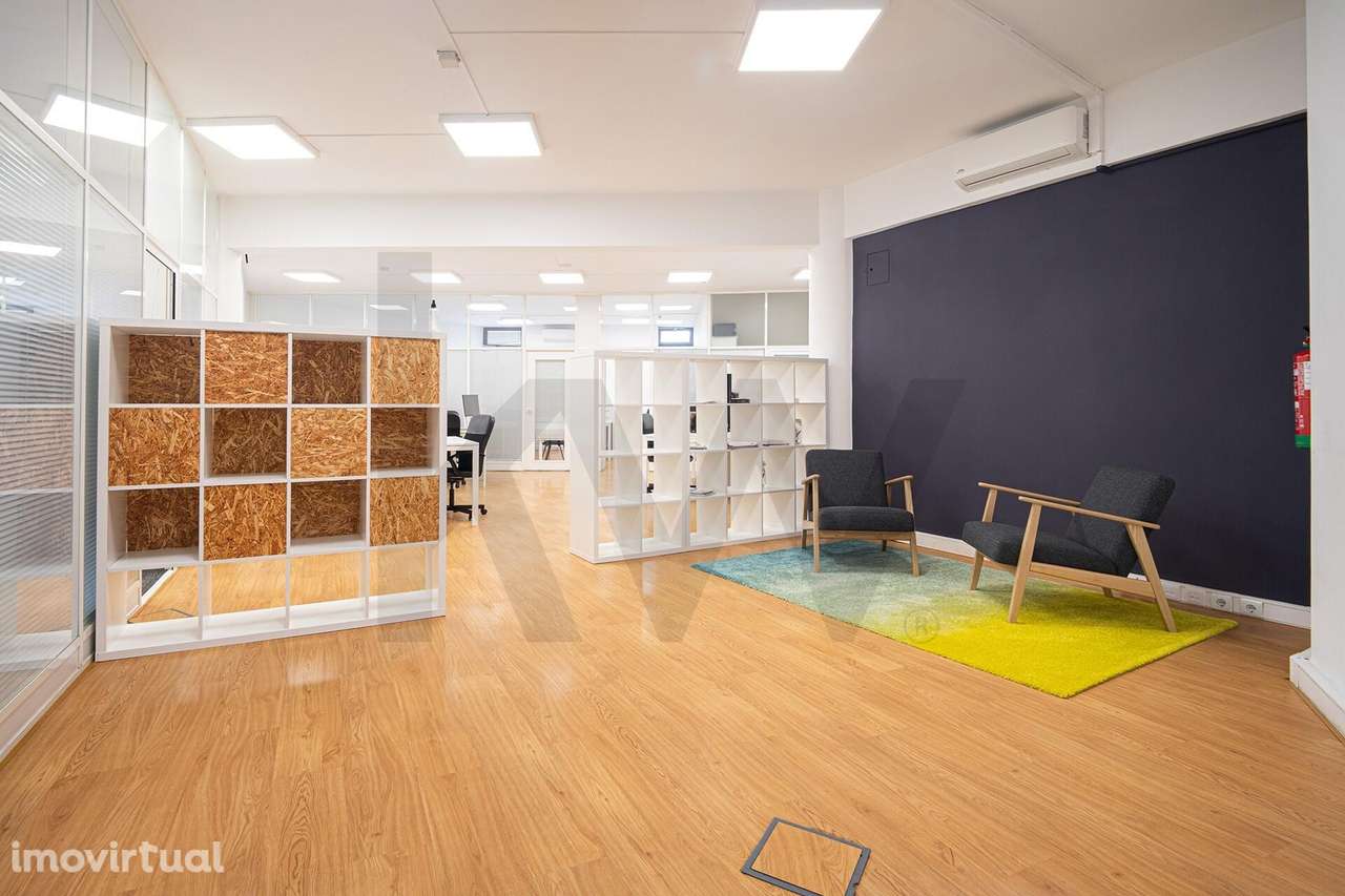 Arrendamento de Escritório, 200 m2, em Linda-a-Velha - Oeiras - Grande imagem: 3/9