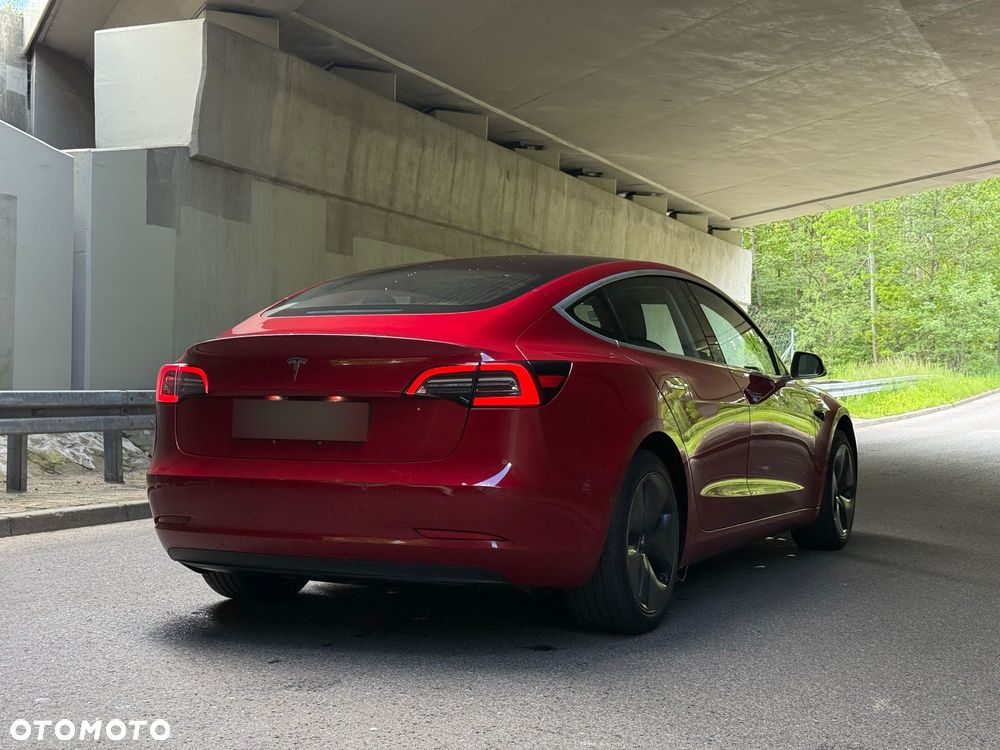 Tesla Model 3 - 4