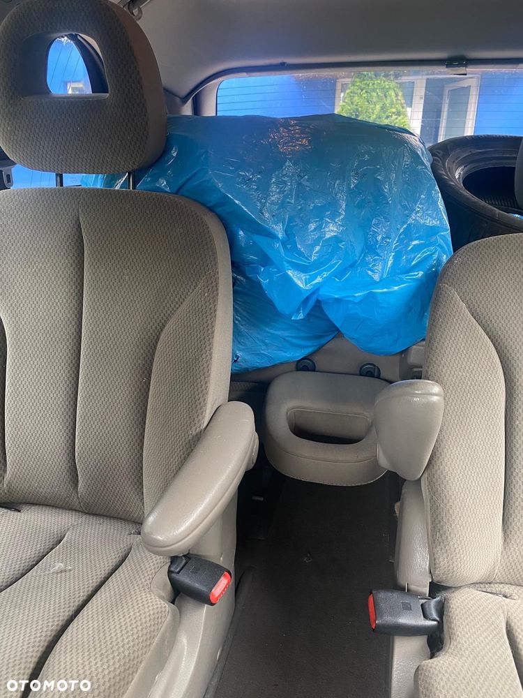 Chrysler Voyager 2.4 SE - 11