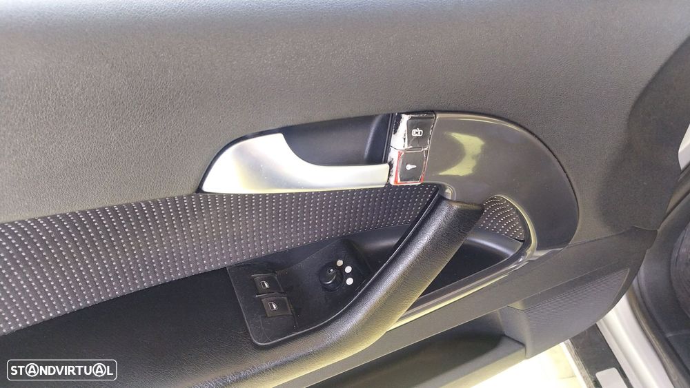 Audi A3 2.0 TDI Ambiente - 4