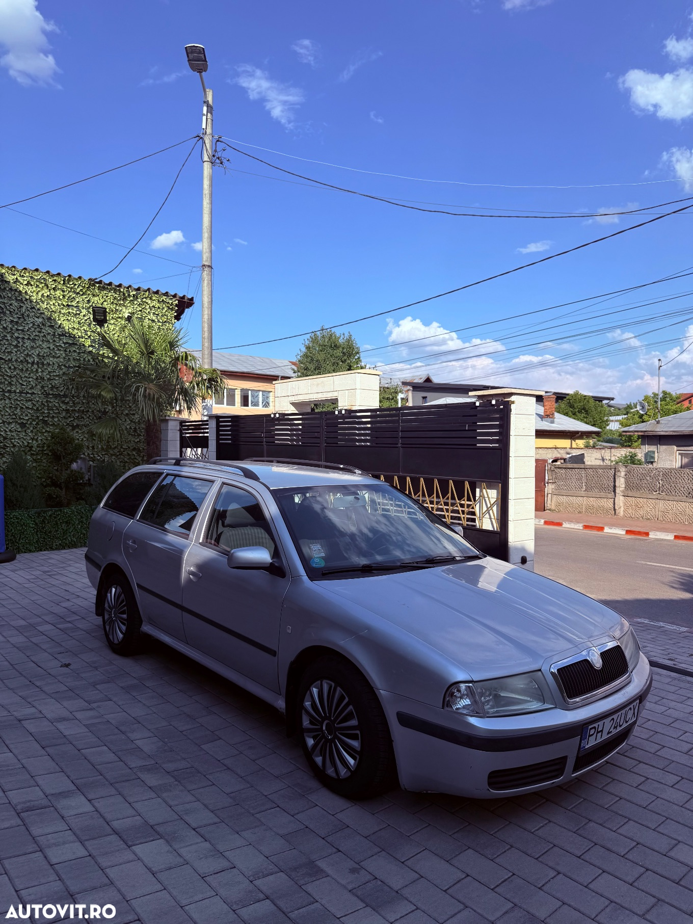 Skoda Octavia 1.6 Ambiente - 4