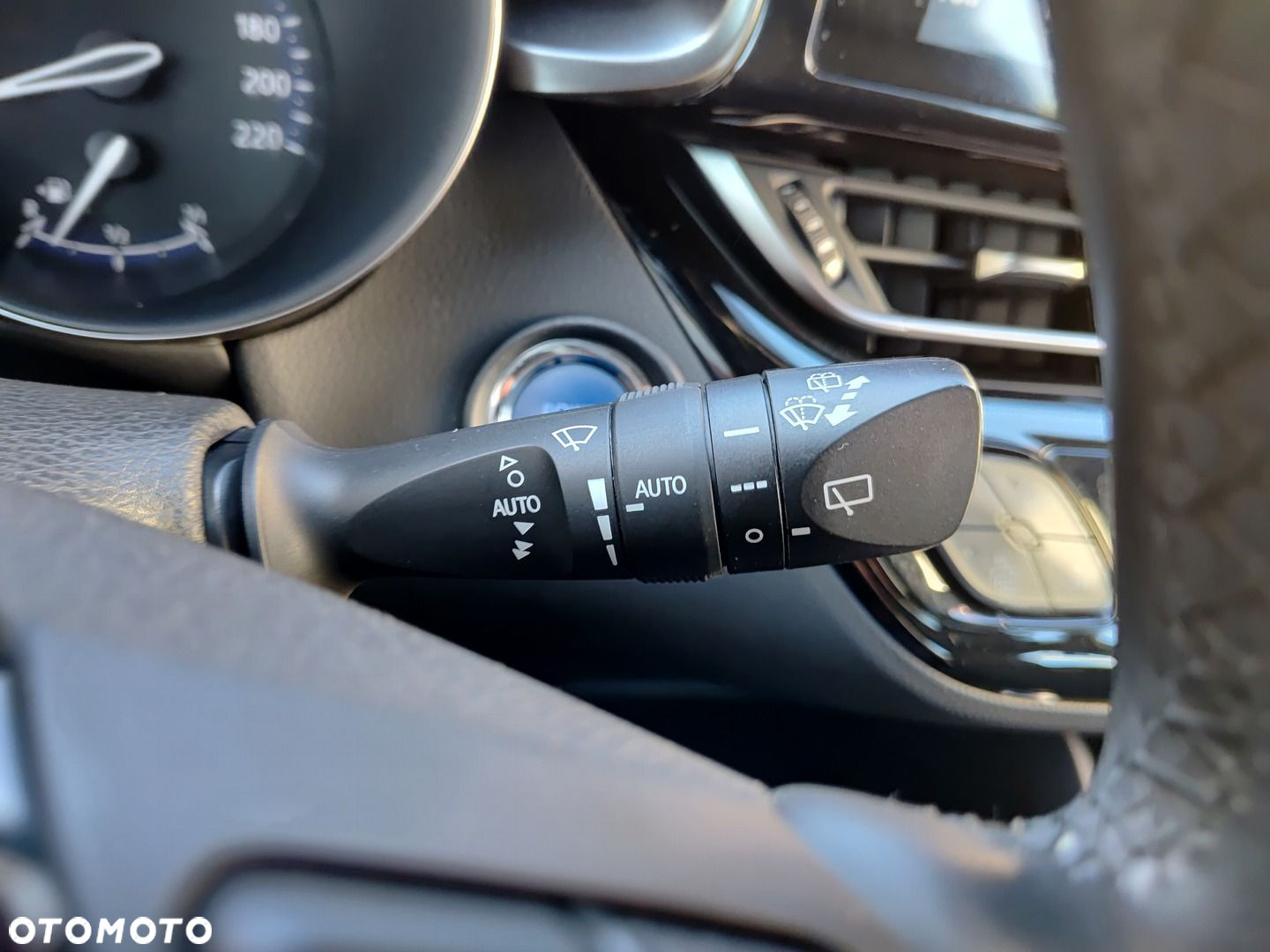 Toyota C-HR - 16