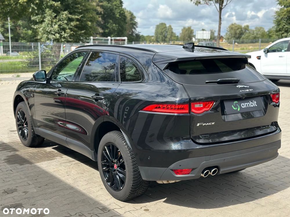 Jaguar F-Pace - 8