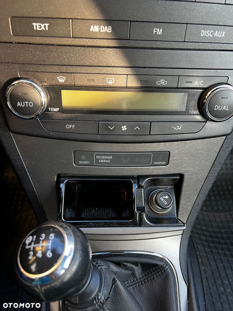 Toyota Avensis 2.0 D-4D Sol - 11