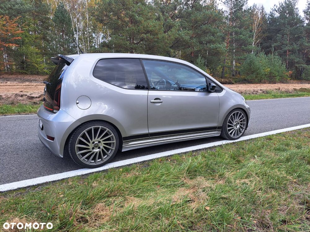 Volkswagen up! GTI - 17