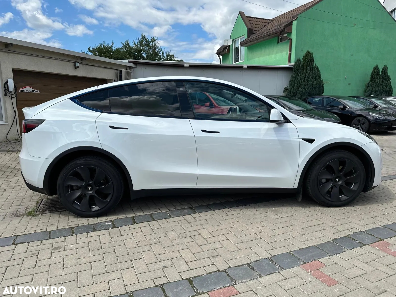Tesla Model Y Long Range Dual Motor AWD - 13