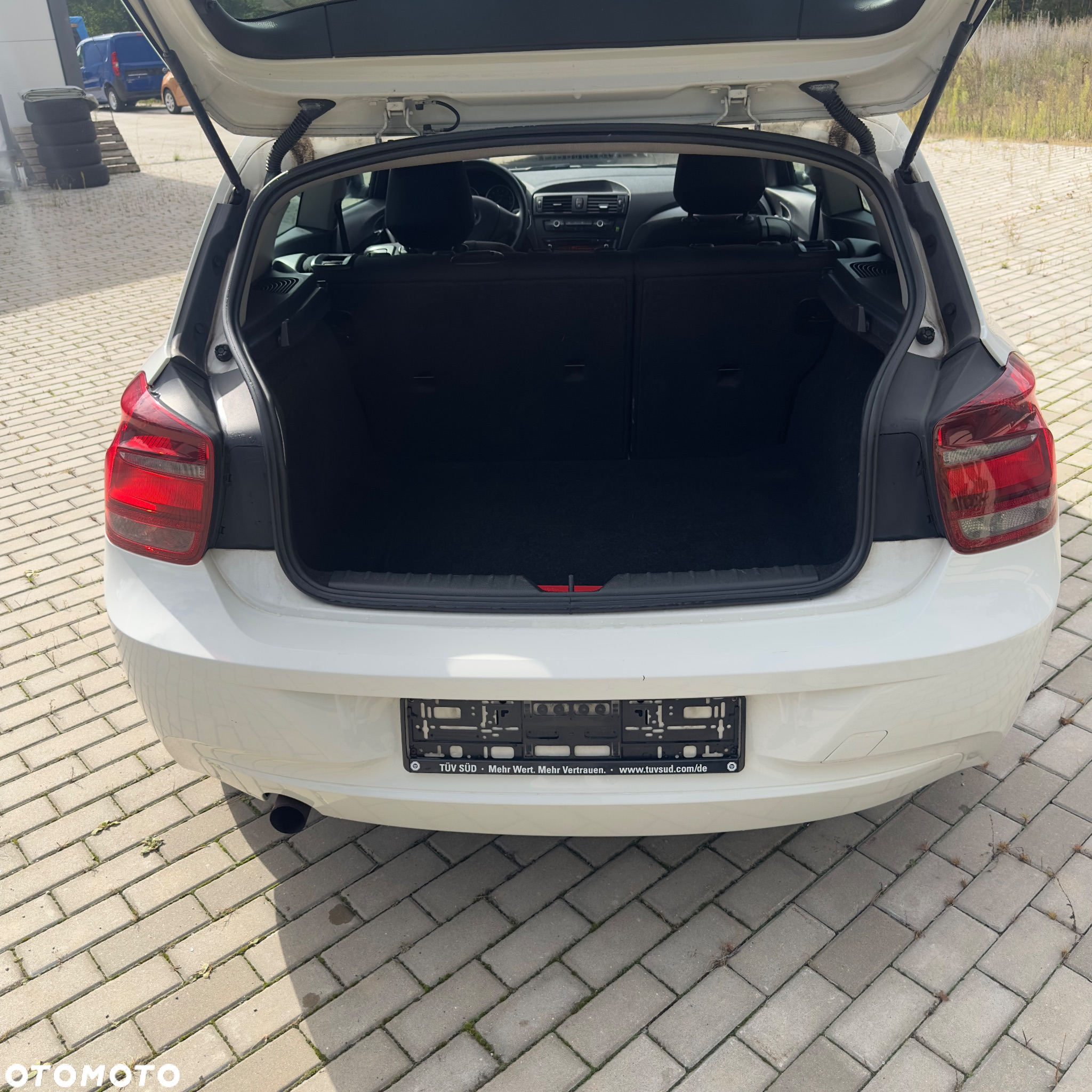 BMW Seria 1 114i - 4