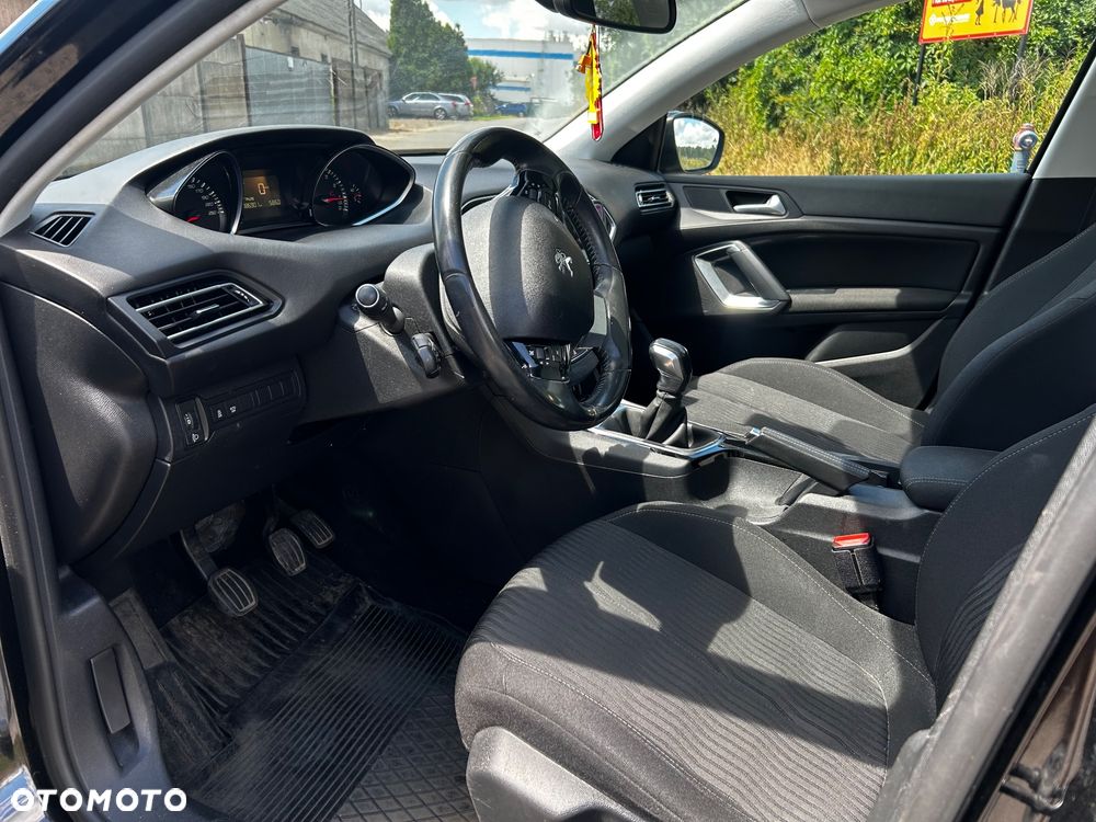 Peugeot 308 1.2 PureTech Allure S&S - 10
