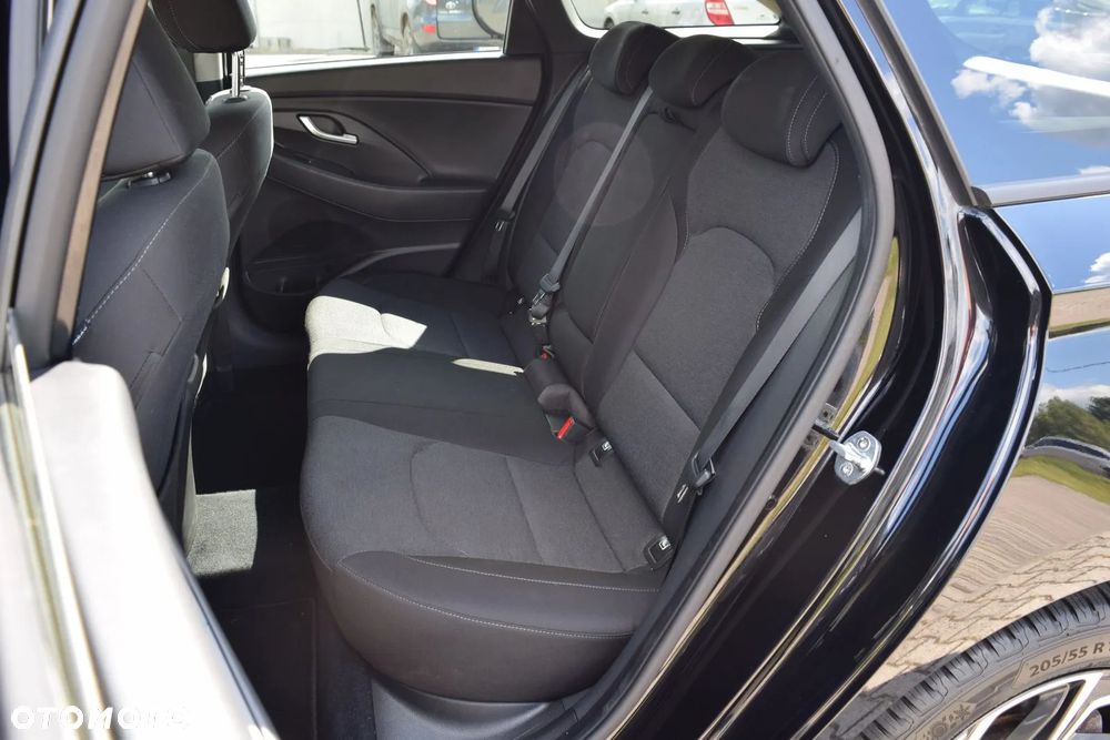 Hyundai i30 1.5 T-GDI 48V Executive DCT - 27