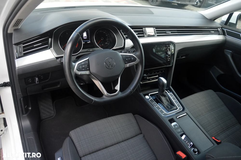 Volkswagen Passat 2.0 TDI DSG Comfortline - 27