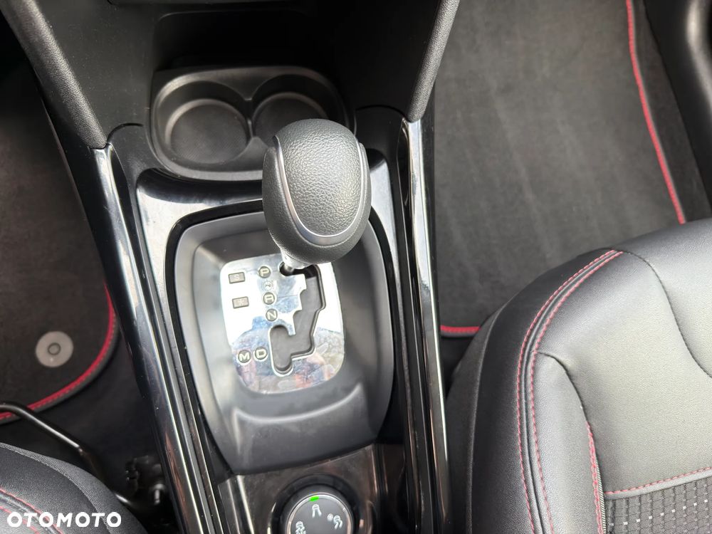 Peugeot 2008 PureTech 110 Stop&Start EAT6 GT-Line Edition - 25