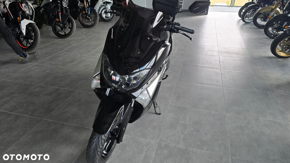 Yamaha NMAX - 17