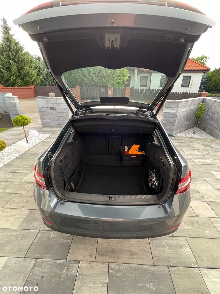 Skoda Superb 2.0 TDI Style DSG - 19