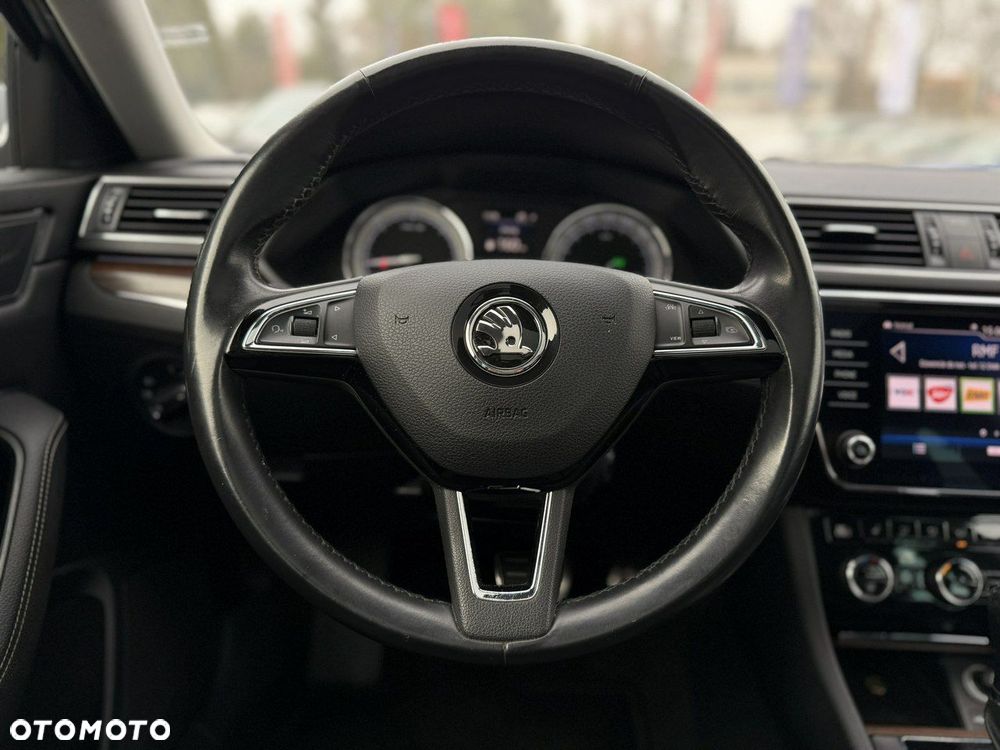 Skoda Superb 2.0 TDI SCR 4x4 Scout DSG - 20