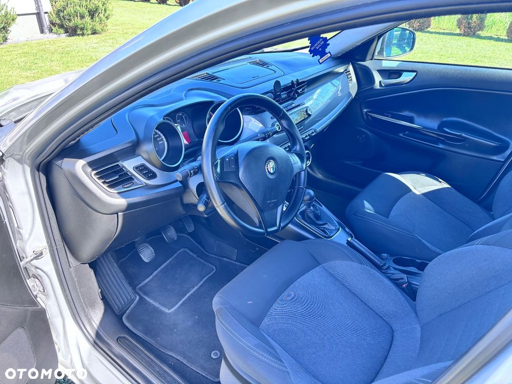 Alfa Romeo Giulietta 2.0 JTDM Distinctive - 7