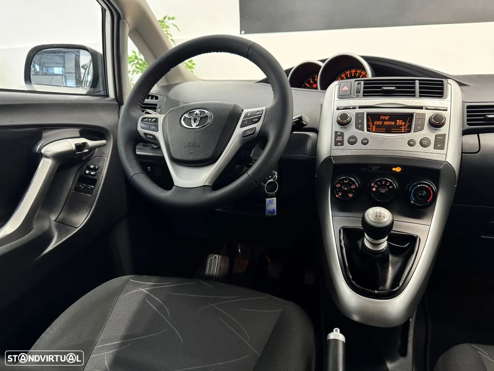 Toyota Verso 2.0 D-4D Executive - 18
