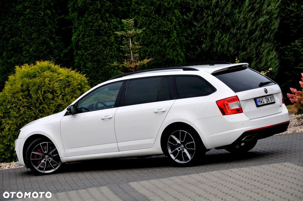Skoda Octavia Combi 2.0 TDI DSG RS - 20