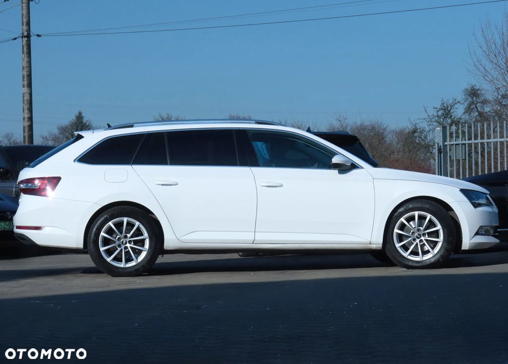 Skoda Superb 2.0 TDI Ambition DSG7 - 36