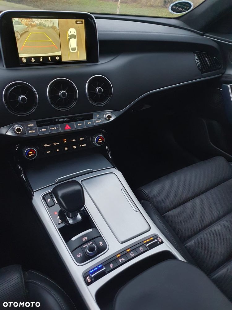 Kia Stinger 2.0 T-GDI GT Line - 10