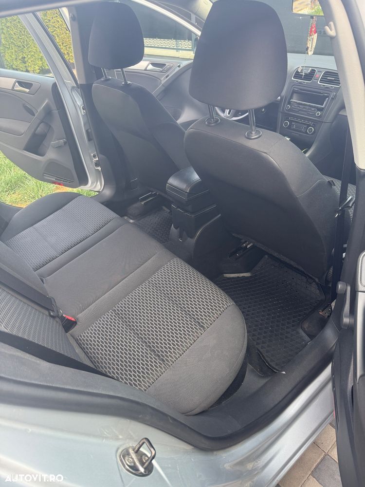 Volkswagen Golf 1.6 TDI DPF BlueMotion - 8