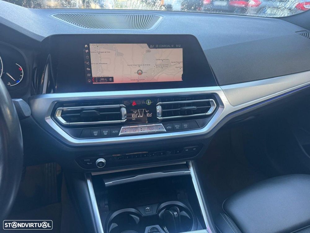 BMW 318 d Line Luxury Auto - 11