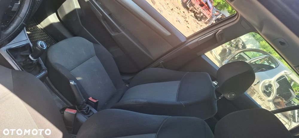 Opel Astra H 1,7 CDTI  Z 17 DTH na części - 9