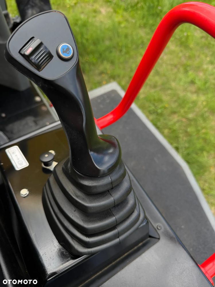 Wacker Neuson DW30 Wozidło Budowlane-Rolnicze 3 tony. 4x4. OBROTOWA koleba 415 mtg .2023 rok. Jak nówka z salonu. Yanmar silnik. Z upadłości Norweskiej. Pełne sterowanie dżojstik REWERS HYDROSTATIC. Opony zero zużycia. Aktualna DEKRA BMWT. Pełny Oryginał Fabryczny Lakier w każdym miejscu! Ani deka luzu wycieku. Oswietlenie Full. Szybka wolna jazda. WIELKA OKAZJA. Hak kulka. wszystkie opony 2021 rok. Wielka Okazja! - 9