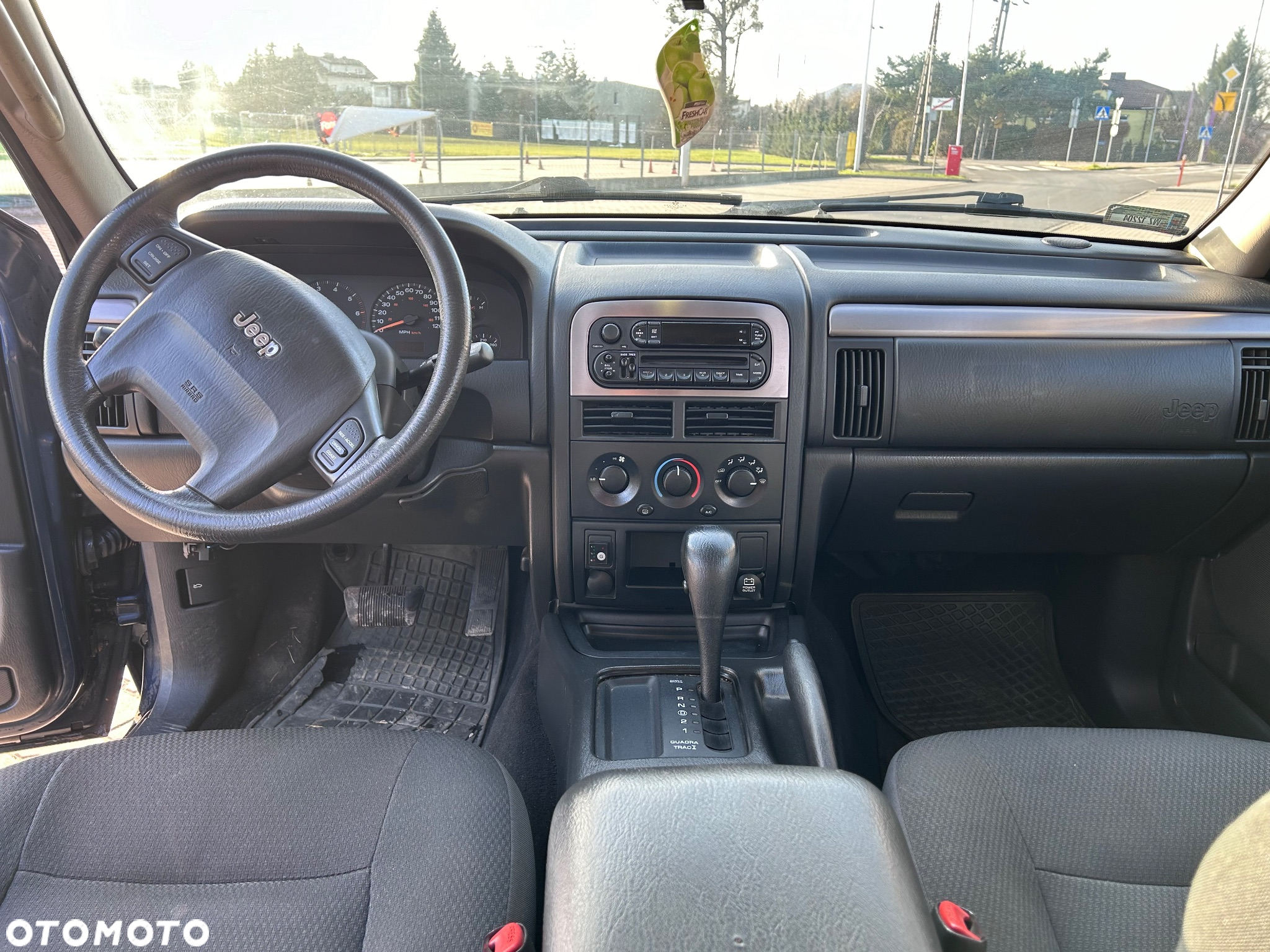 Jeep Grand Cherokee - 13