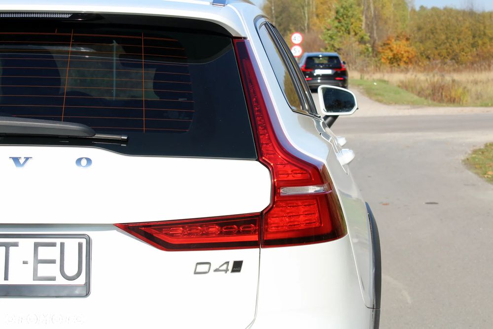 Volvo V60 Cross Country D4 AWD Geartronic Pro - 16